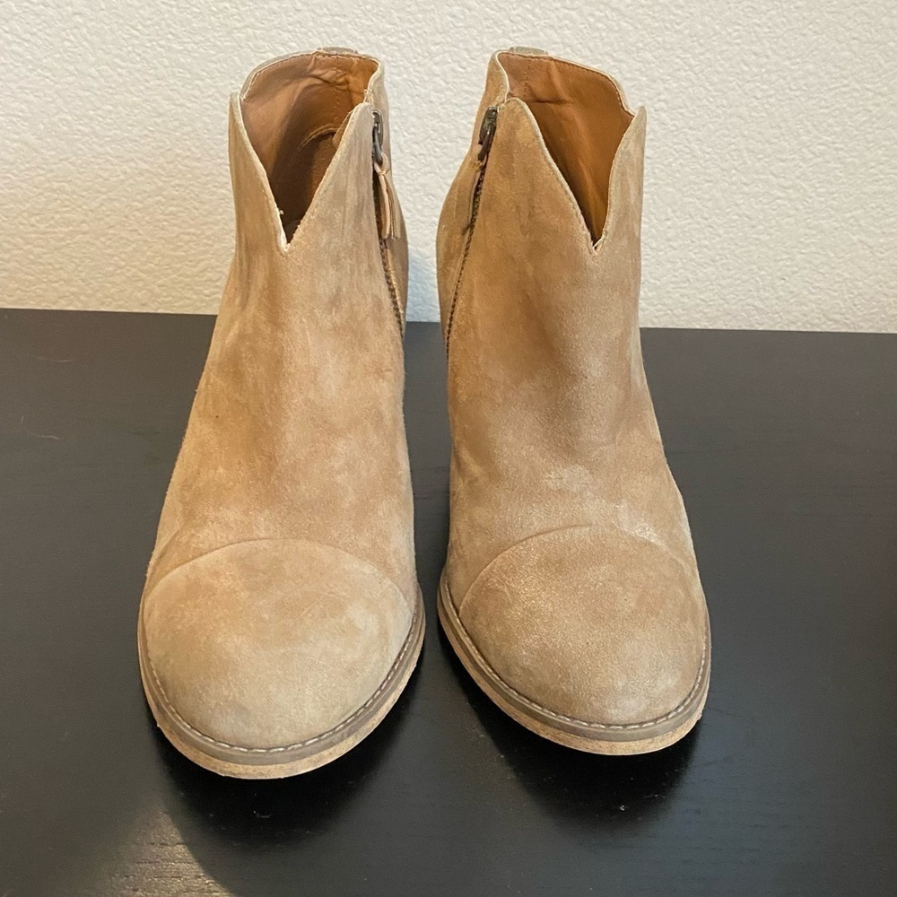 * Moving Sale 14th & Union Tan Bootie Size 9 Faux Suede